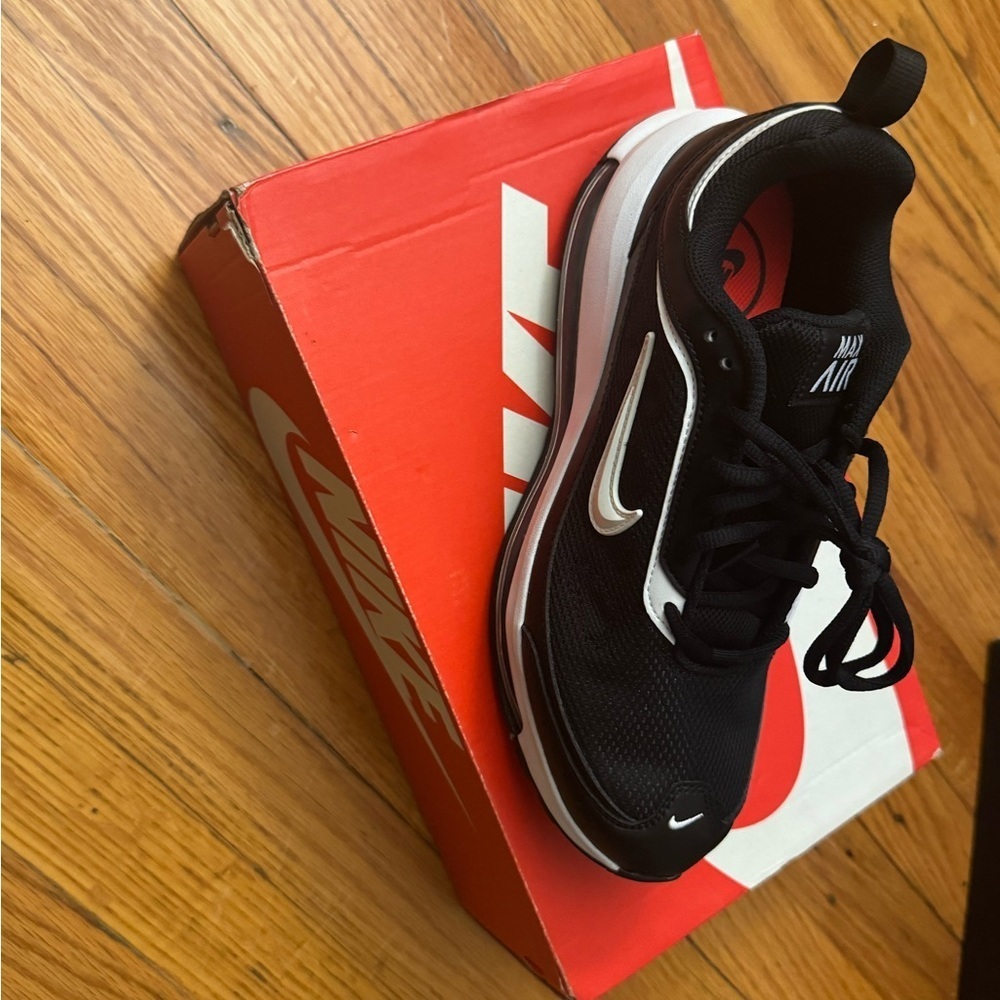 Nike Air Black and White Sneakers - Picture 3 of 5